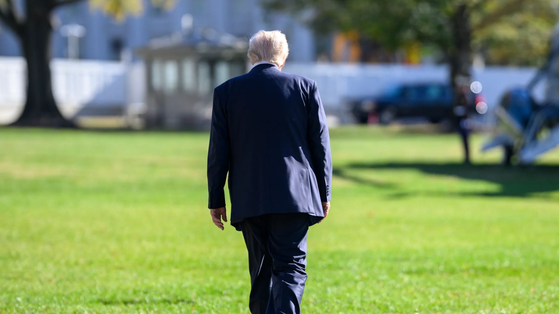 Federal prosecutors say a Florida man now faces serious charges after allegedly posting a string of violent threats online, including statements that he planned to travel to President Donald Trump’s Mar-a-Lago resort and shoot him