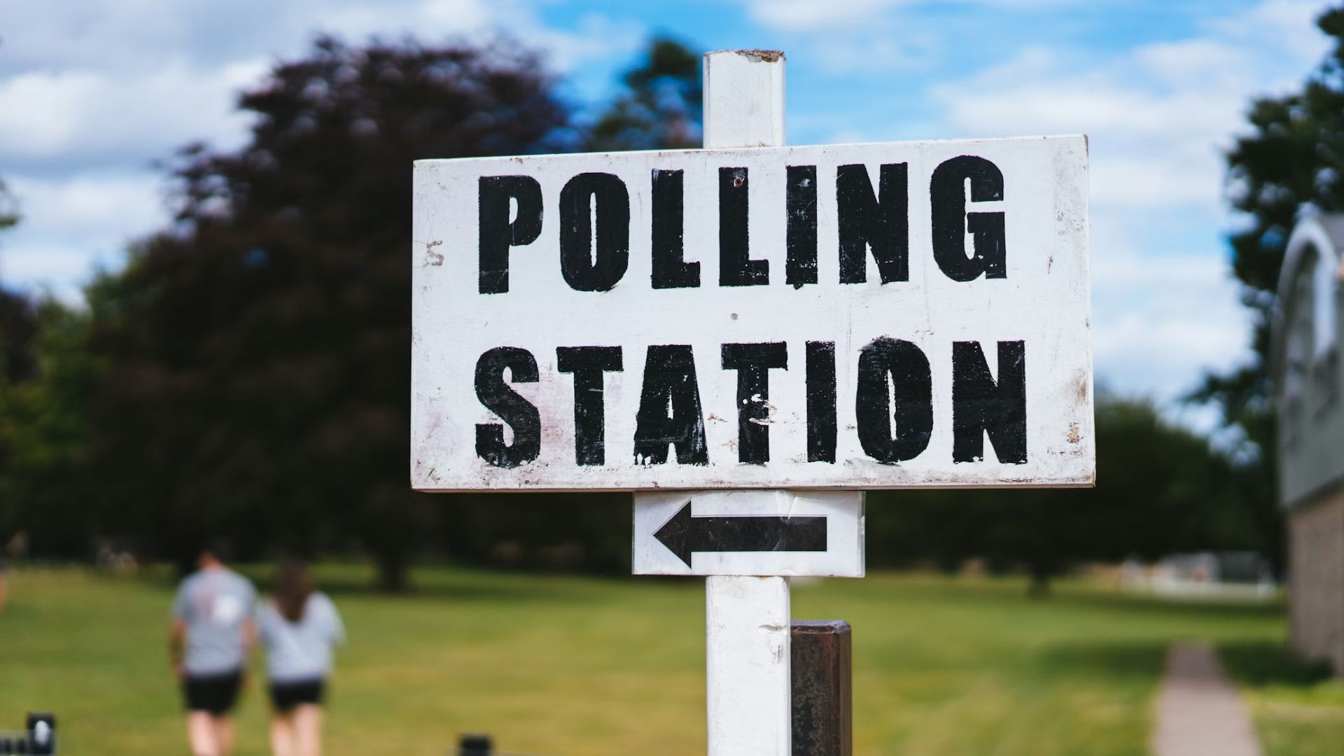 Gov. Ron DeSantis late Wednesday postponed the special session that had been set to begin next week, moving it to April 28 and scheduling lawmakers for four days.