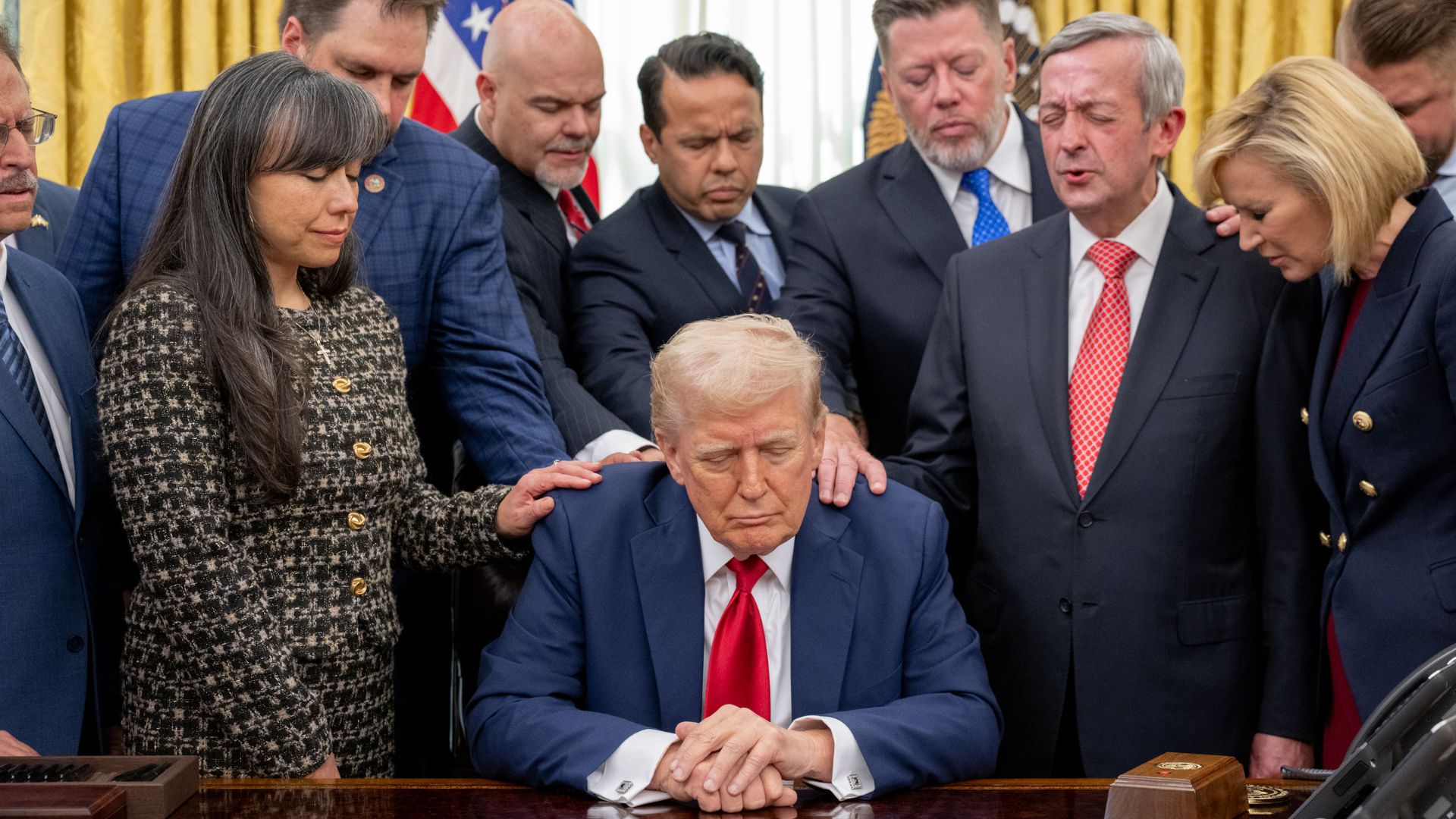 During Mass, Bishop Manuel de Jesús Rodríguez of the Diocese of Palm Beach issued a direct rebuke of Trump, condemning what he described as attacks on the head of the Catholic Church.