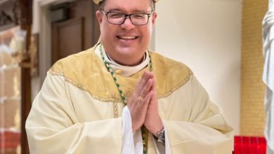 During Mass, Bishop Manuel de Jesús Rodríguez of the Diocese of Palm Beach issued a direct rebuke of Trump, condemning what he described as attacks on the head of the Catholic Church.