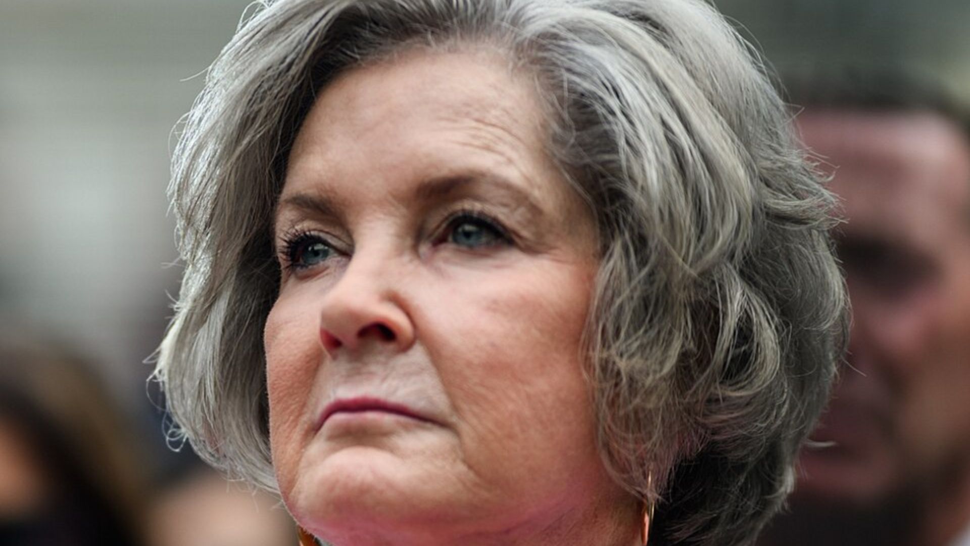 At the center of that concern is White House Chief of Staff Susie Wiles, who has reportedly been urging those closest to the president to confront him with a clearer, more unfiltered picture of public sentiment.