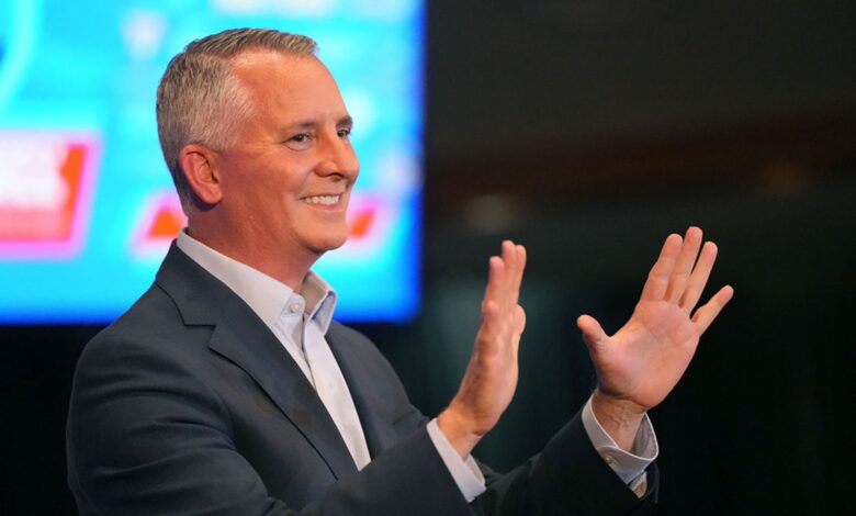The Republican Party of Florida went after the Democratic ticket, releasing a statement that branded Jolly as a “political chameleon” and framed his campaign as another attempt by Democrats to recycle old names in a state where Republicans have dominated recent elections.