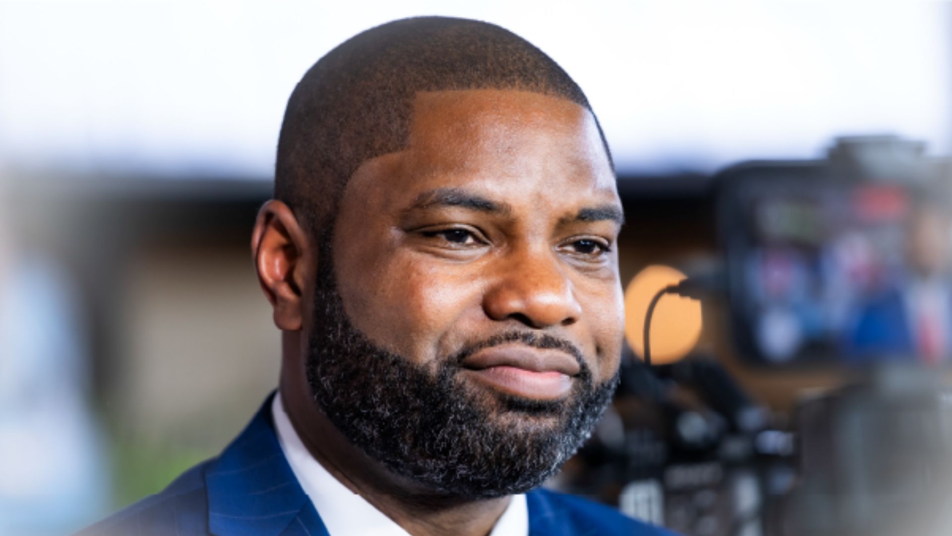 Florida politics took another sharp turn this weekend after Democratic state Rep. Angie Nixon accused Gov. Ron DeSantis of racism and tied him to one of the most volatile names in the 2026 Republican race for governor.