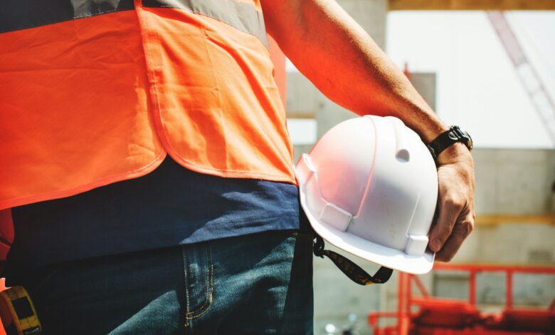The short-term shutdown is designed to prevent a far bigger risk. Heavy machinery, bridge demolition, debris removal and structural work will be taking place directly above the navigational channel, leaving no safe way for marine traffic to pass through while the work is underway.